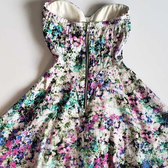 Miami Floral Sweetheart Dress - Picture 2 of 7